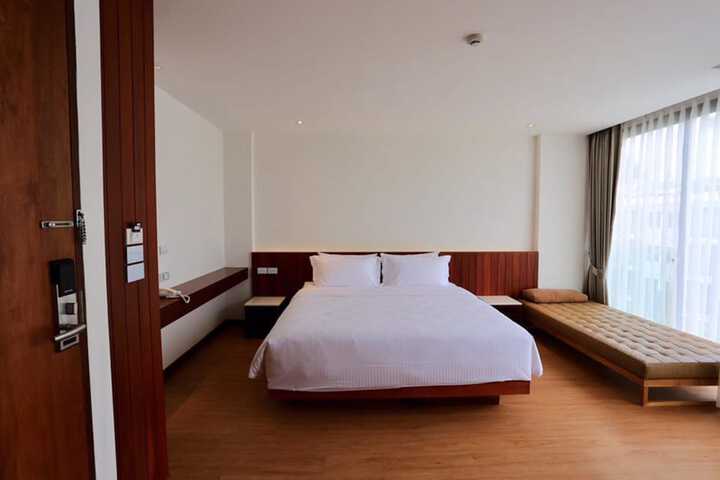 Room 5 of 25