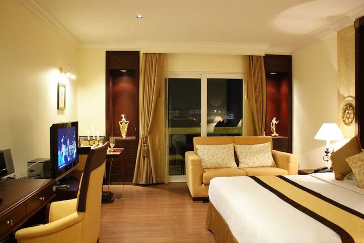 Room 15 of 76
