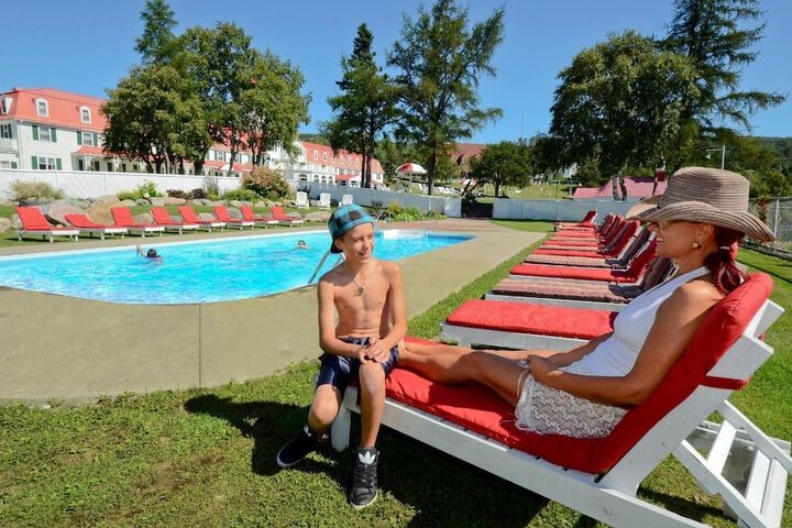 Hotel Pool