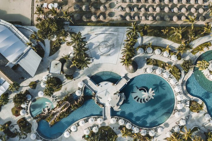 Pool Hotel