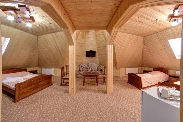 Room 2 of 48