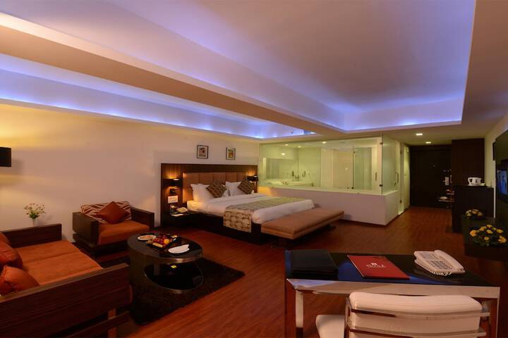 Room 13 of 33