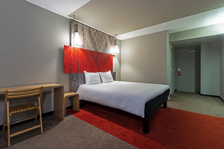 Room 4 of 36