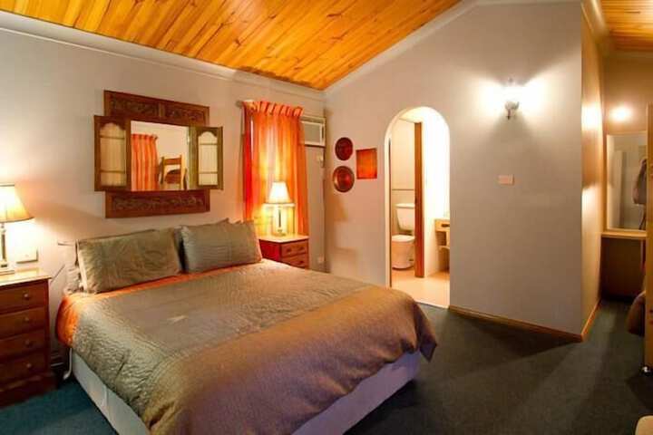 Room 4 of 15