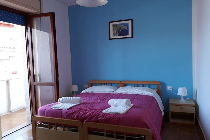 Room 12 of 41