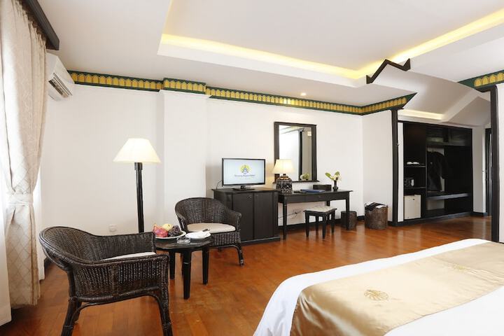 Room 13 of 61
