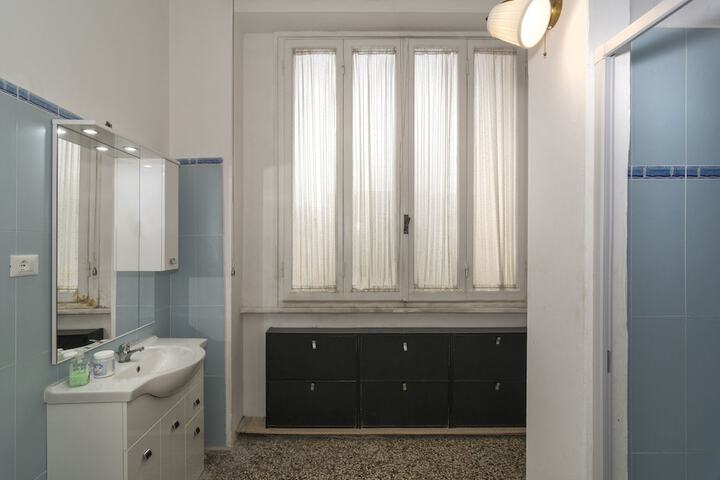 Room 47 of 64
