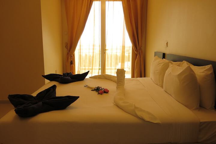 Room 9 of 26