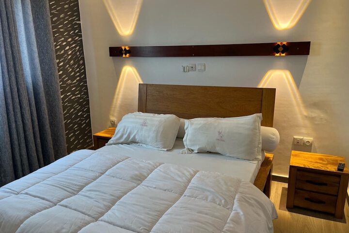 Room 11 of 15