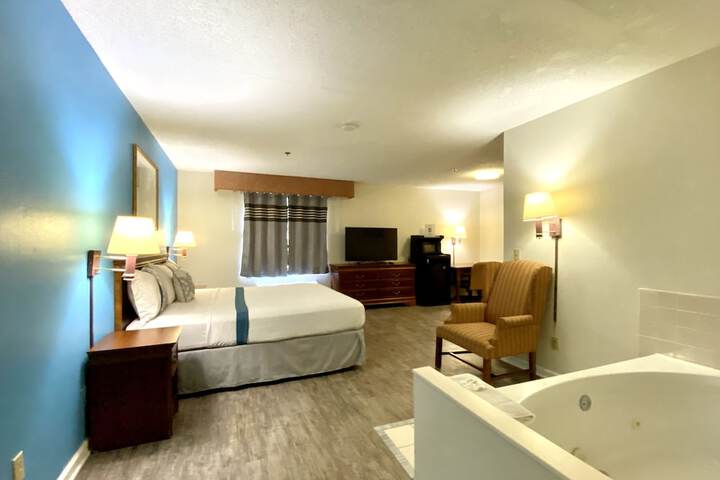 Standard | King Bed (4 of 7)