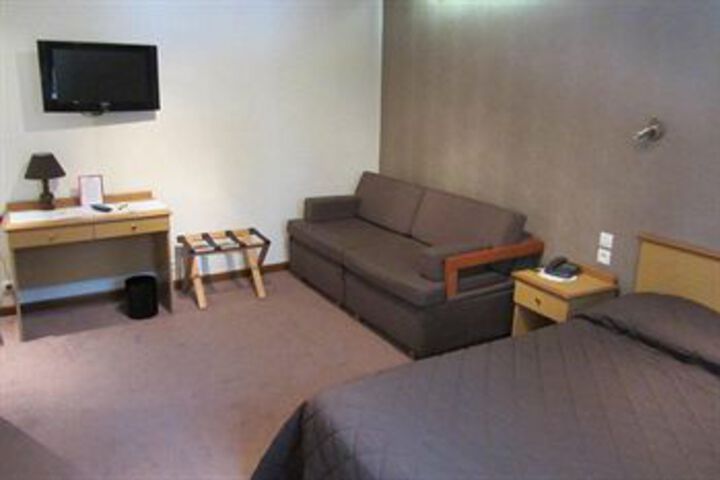 Room 54 of 68