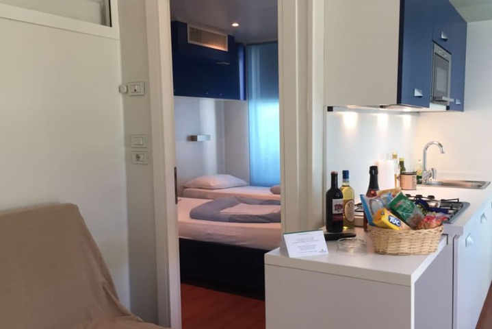 Room 81 of 227