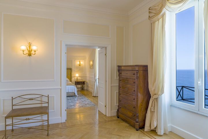 Room 48 of 185