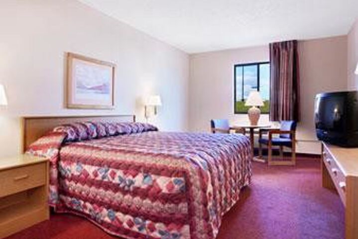 Room 30 of 48