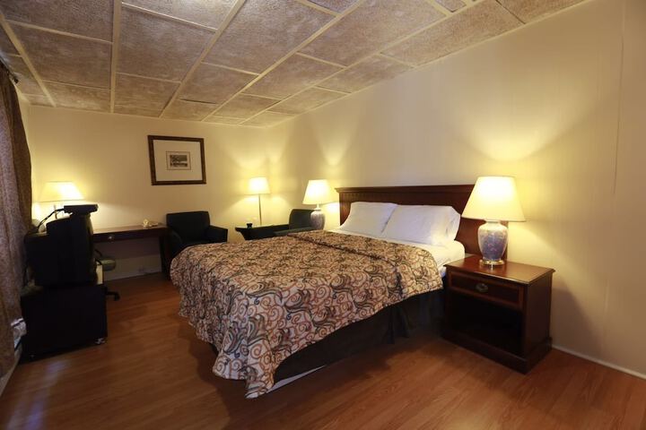 Room 5 of 37
