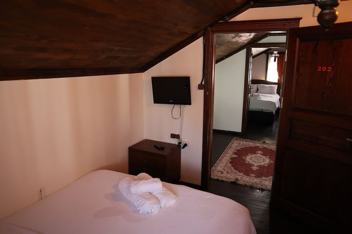 Room 16 of 25