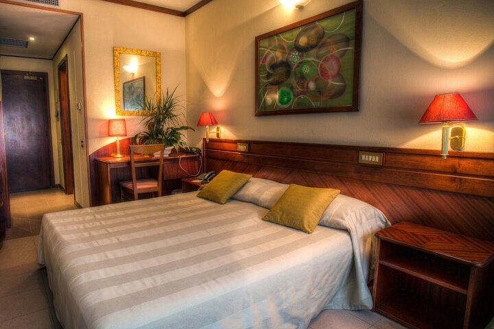 Room 7 of 53
