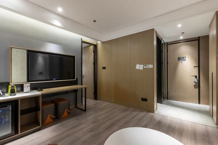 Room 15 of 20