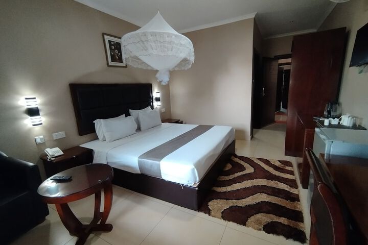 Room 3 of 19