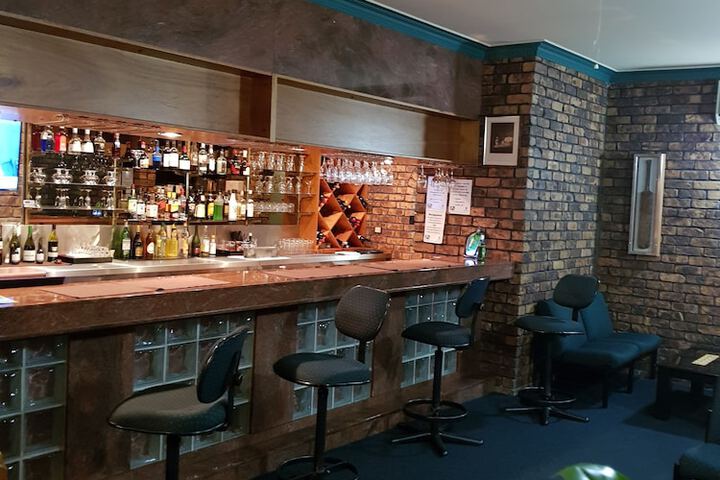 Lounge 72 of 90