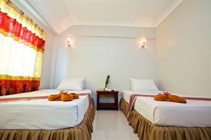 Room 19 of 38