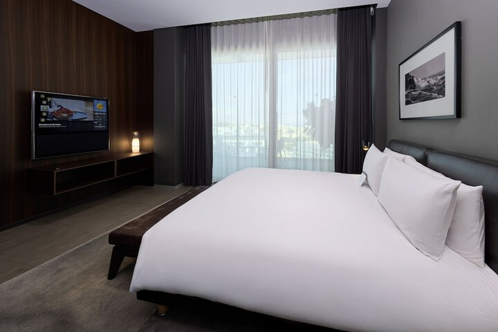 Room 44 of 267