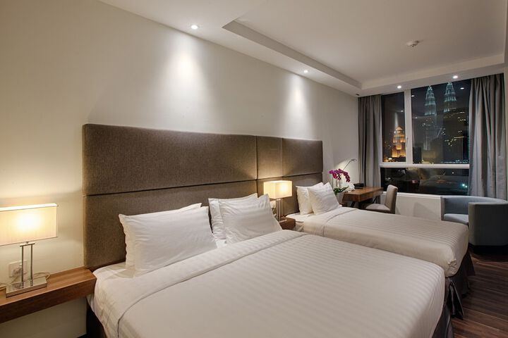 Room 12 of 39