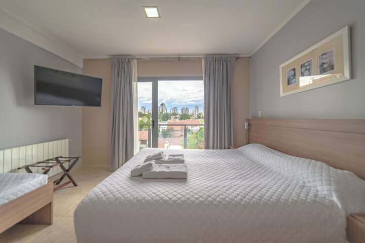 Room 17 of 34
