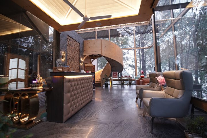 Hotel Interior 8 of 297
