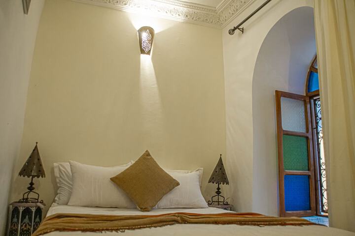 Room 10 of 42