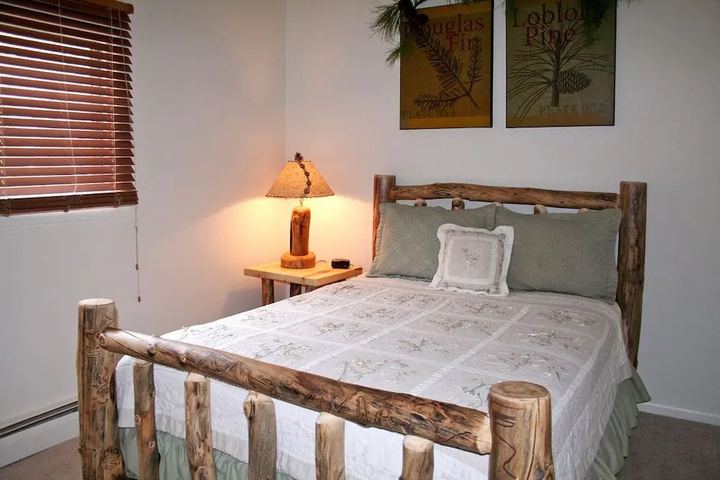 Room 2 of 9