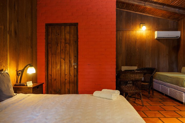 Room 8 of 38