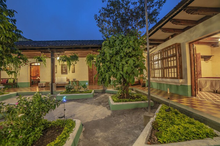Hotel Exterior 36 of 37