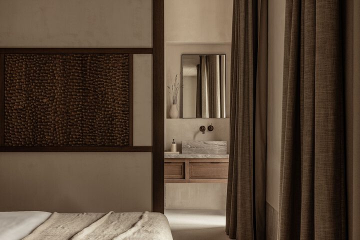 Room 70 of 139