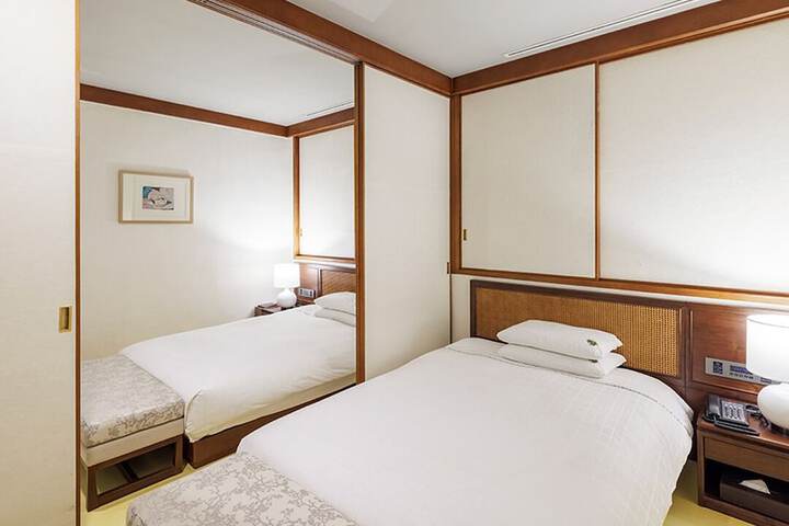 Room 10 of 46