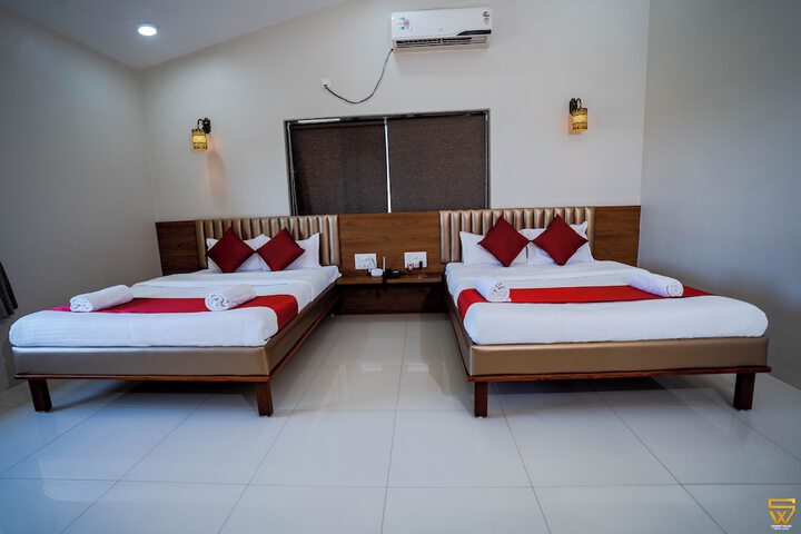 Room 10 of 24