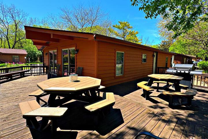 Exterior of Put-in-Bay Island Club #6