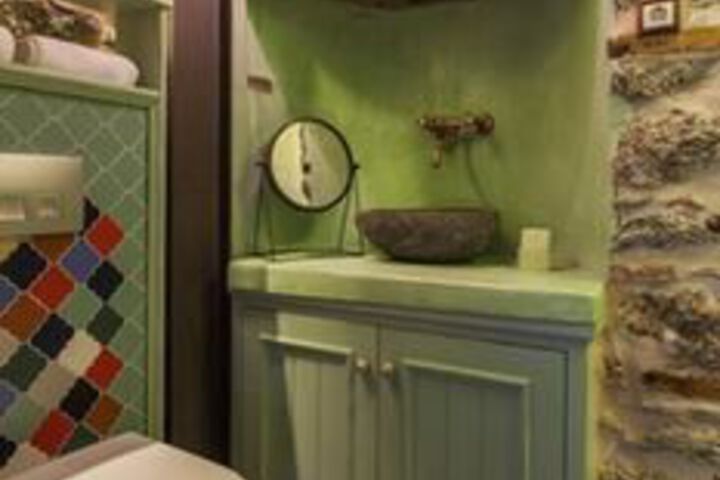 Room 3 of 20