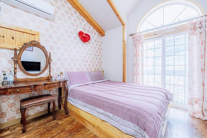 Room 19 of 83