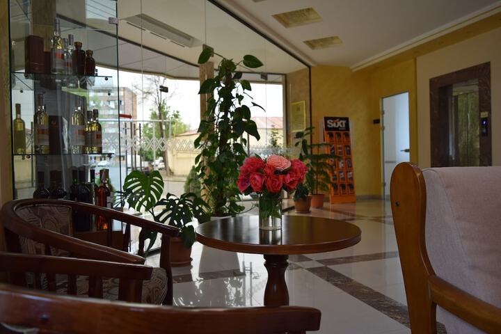 Guest Lobby