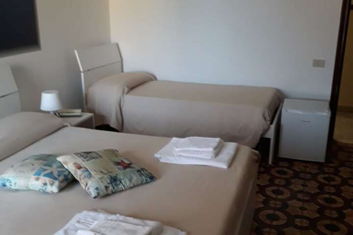 Room 10 of 51