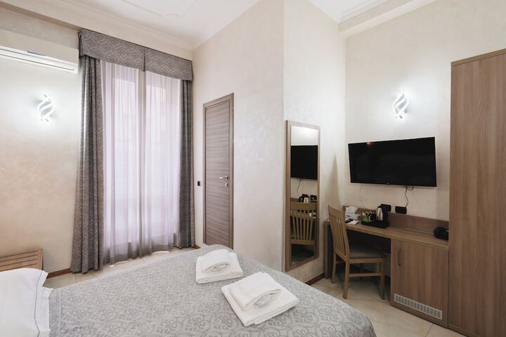 Room 50 of 180