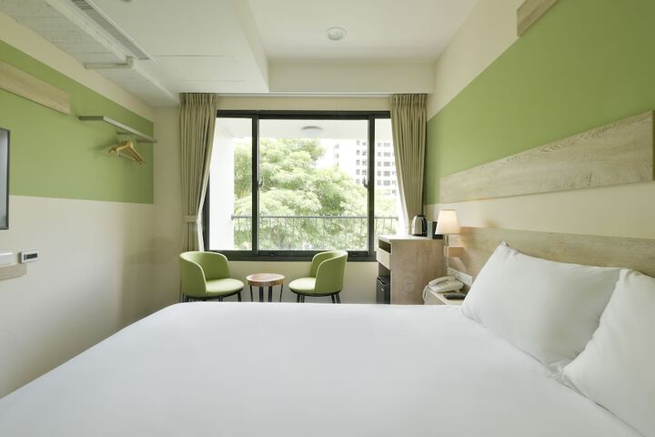 Room 49 of 77