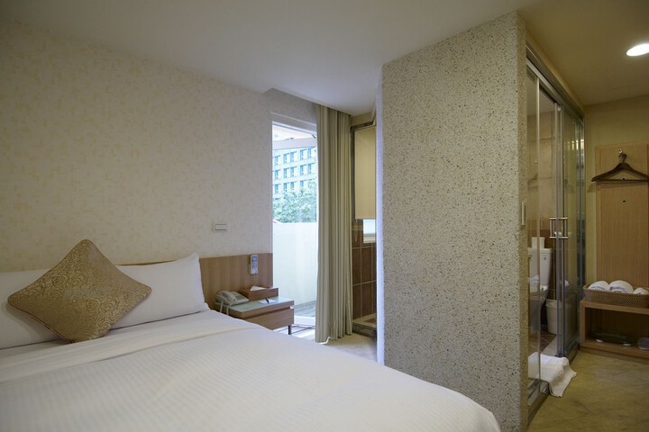 Room 7 of 47