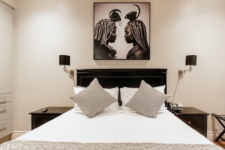 Room 4 of 43