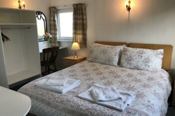 Room 100 of 116
