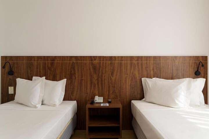 Room 19 of 39