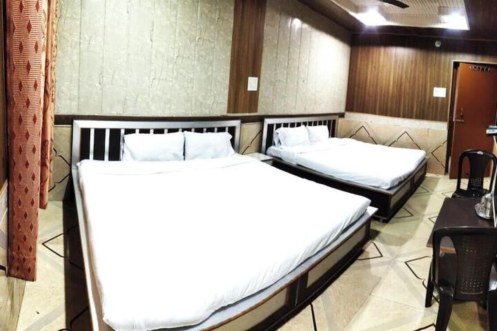 Room 13 of 23