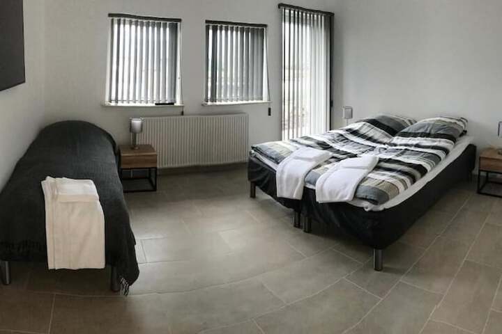 Room 16 of 20