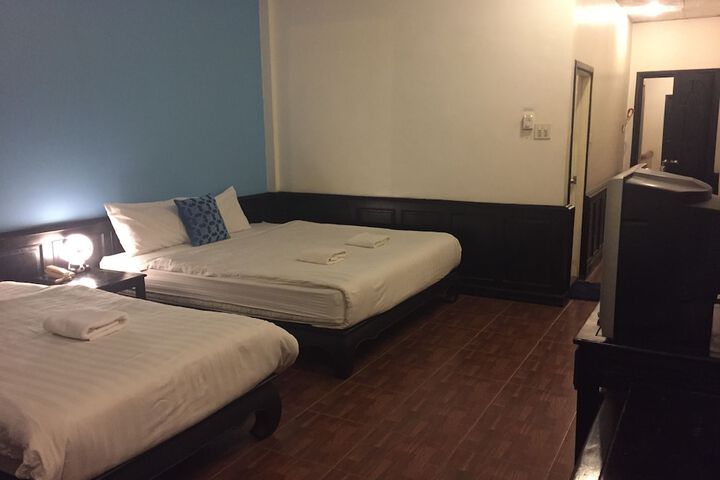 Room 10 of 25